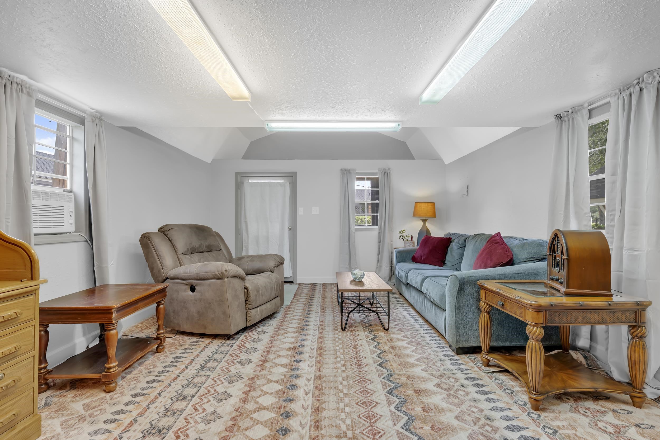 19090 Gunnison Road Fairhope, AL 36532 - Photo 27 of 42 Living Room