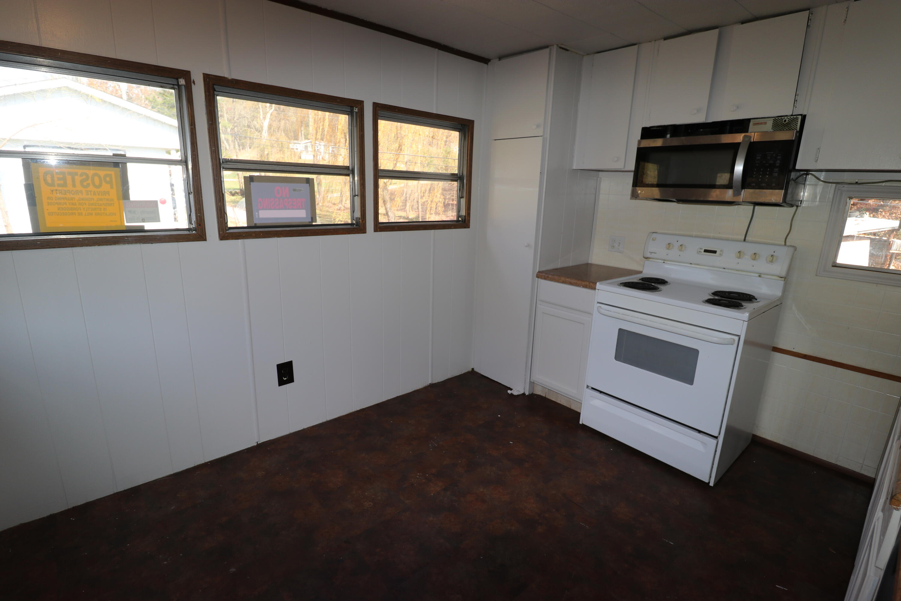 119 Pearl Bowers Road Elizabethton, TN 37643 - Photo 6 of 13 IMG_1697