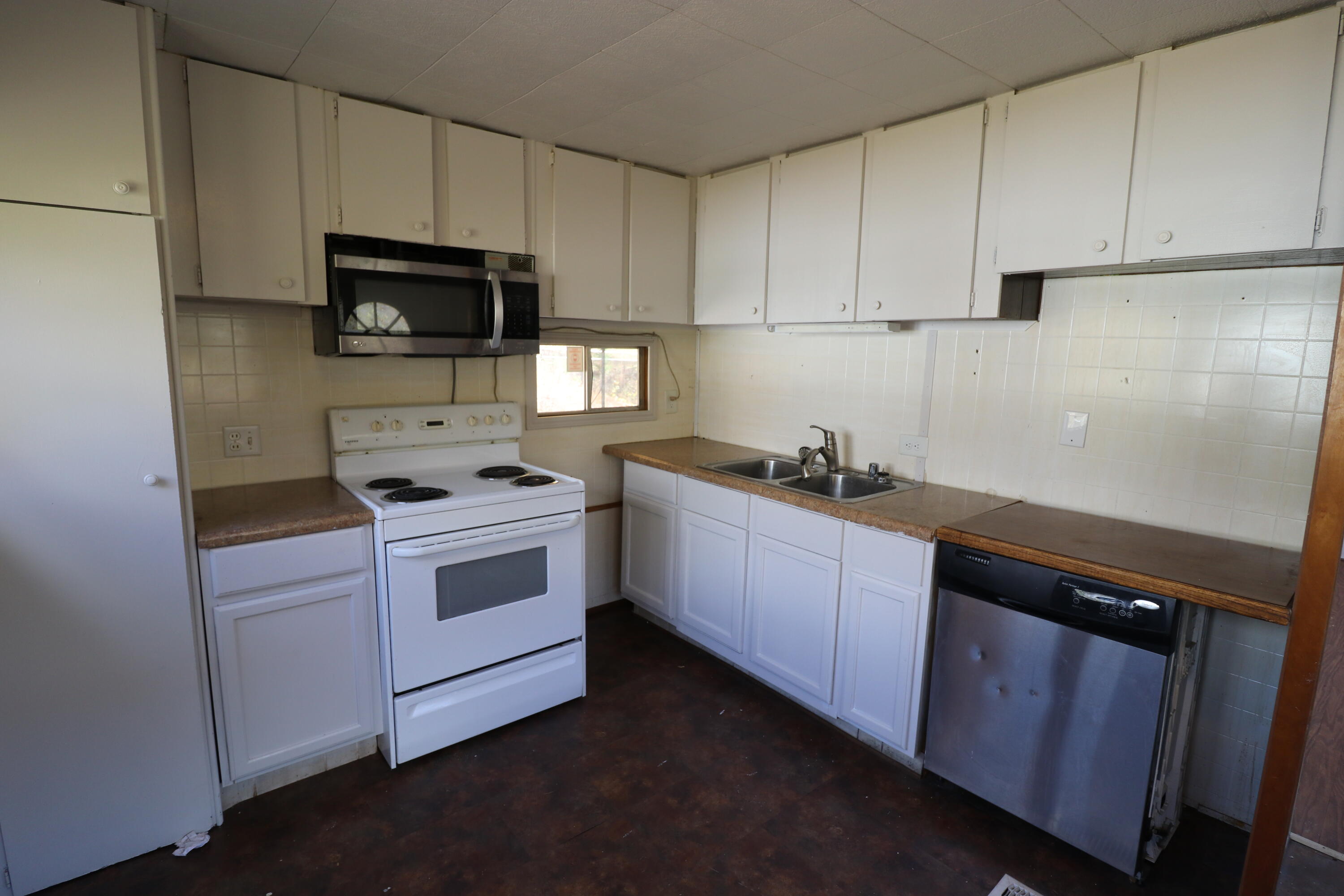 119 Pearl Bowers Road Elizabethton, TN 37643 - Photo 7 of 13 IMG_1698