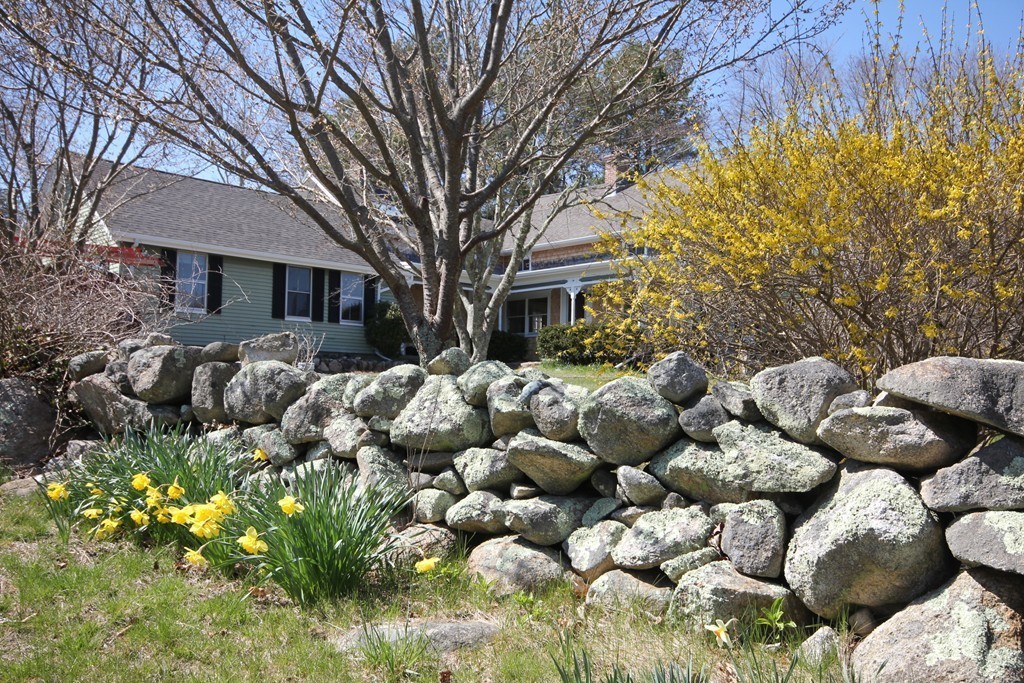 498 Cornell Road Westport, MA 02790 - Photo 4 of 30 Gallery Image 4