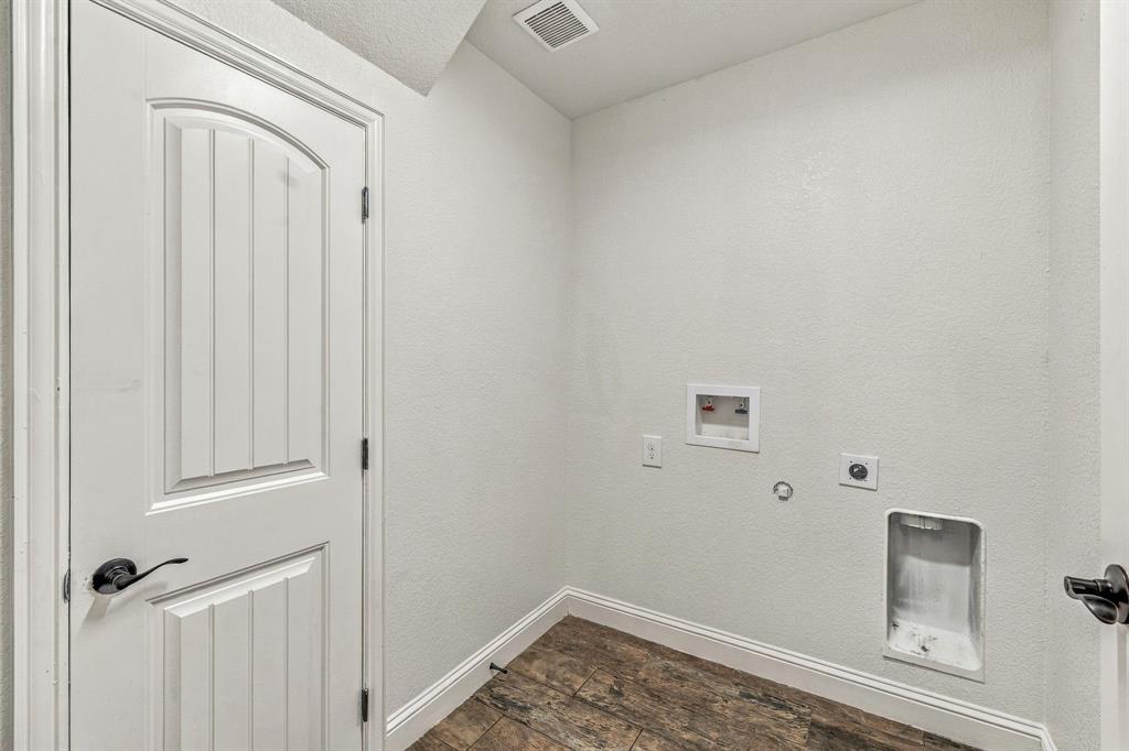 9313 Apache Trail Rio Vista, TX 76093 - Photo 14 of 32 Gallery Image 14