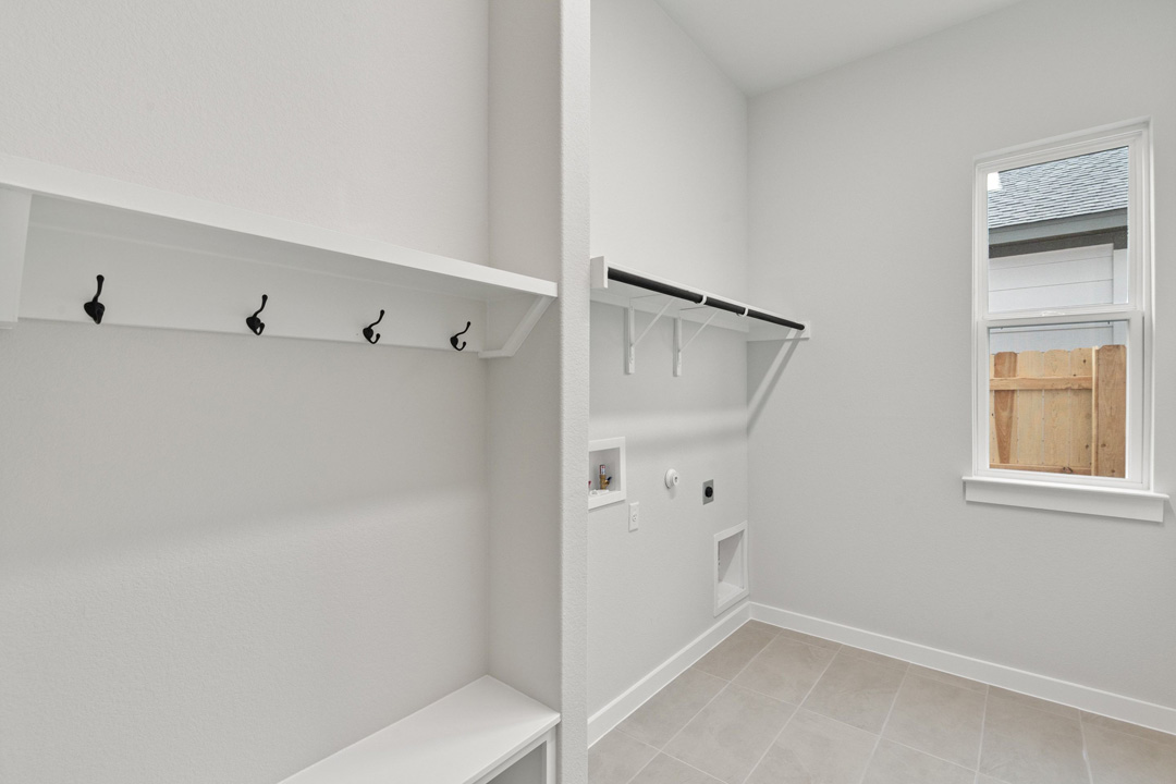 16209 Smithers Road Manor, TX 78653 - Photo 31 of 38 a view of room and window