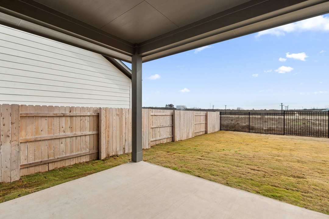 16209 Smithers Road Manor, TX 78653 - Photo 32 of 38 a view of an outdoor space