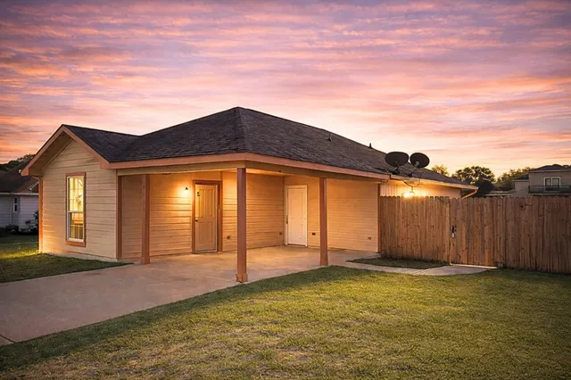 $193,500 | 8825 East Buffalo Circle, Willis, TX 77378