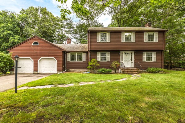 62 Old Nahant Road Wakefield, MA 01880 - Photo 1 of 29 Gallery Image 1