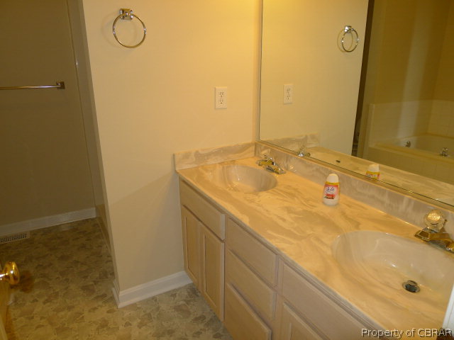 276 Roundabout Road Newtown, VA 23126 - Photo 6 of 12