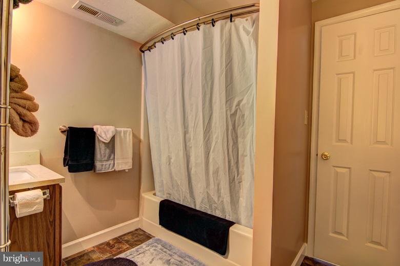 2343 Heather Road York, PA 17408 - Photo 17 of 29 Gallery Image 17