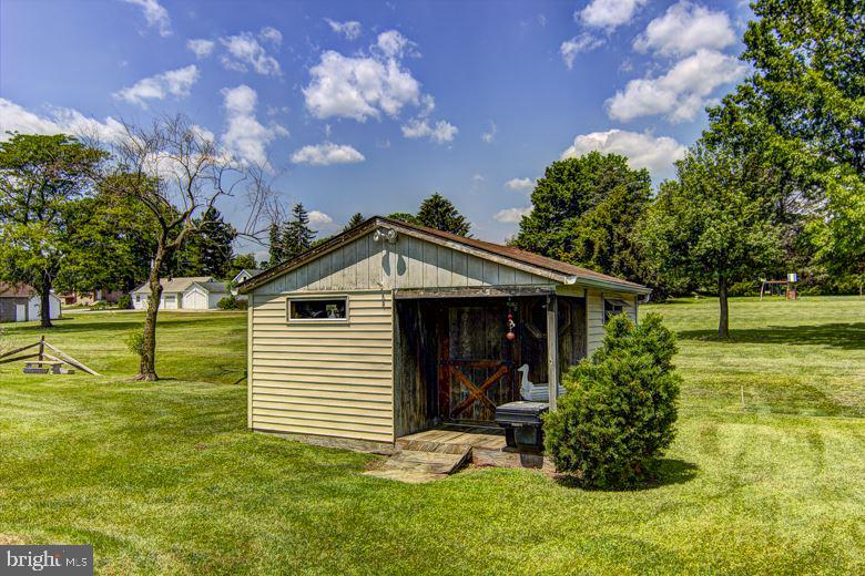 2343 Heather Road York, PA 17408 - Photo 27 of 29 Gallery Image 27