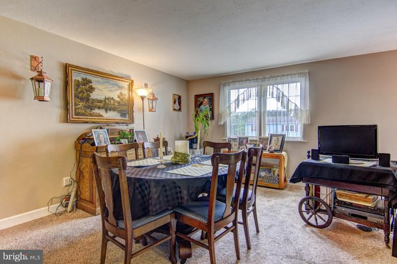 2343 Heather Road York, PA 17408 - Photo 7 of 29 Gallery Image 7
