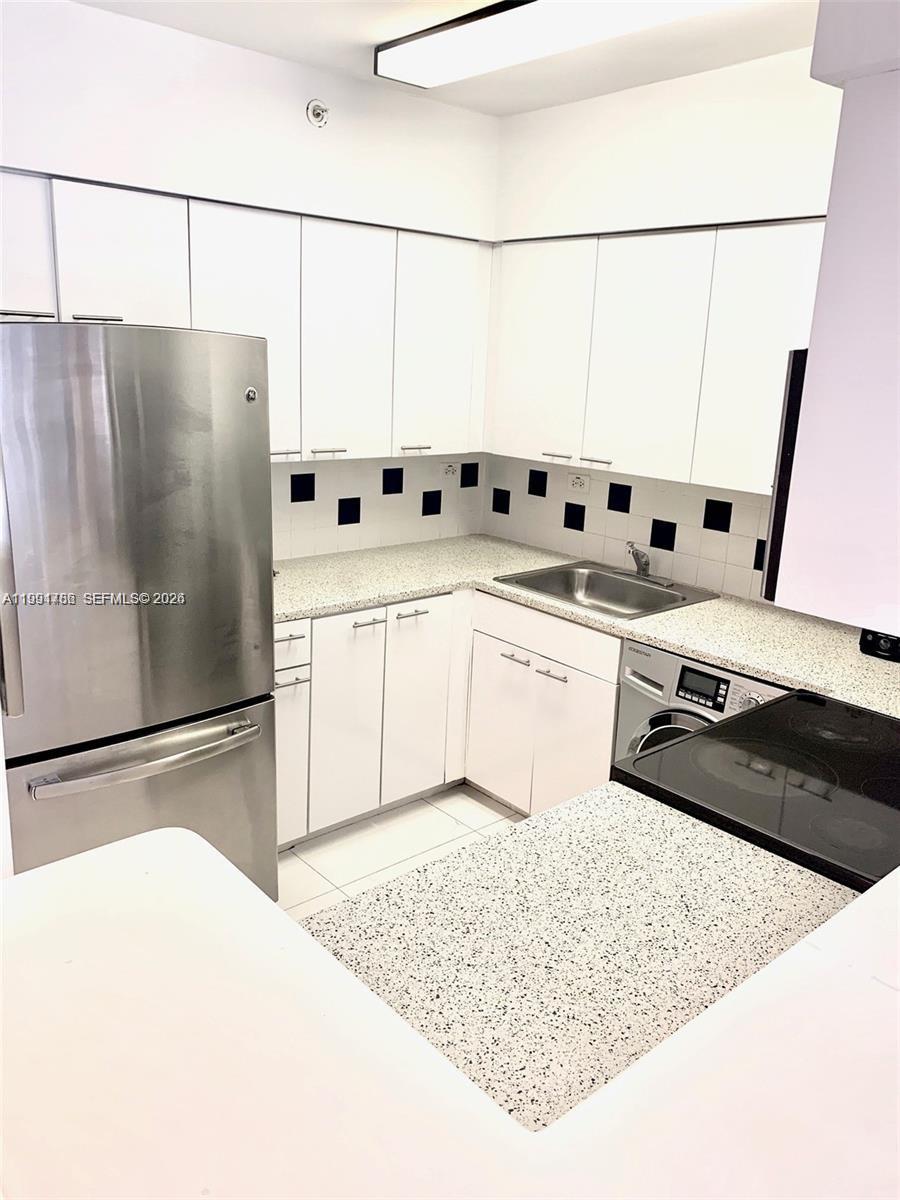 1500 Bay Road, Unit 1066S Miami Beach, FL 33139 - Photo 9 of 28