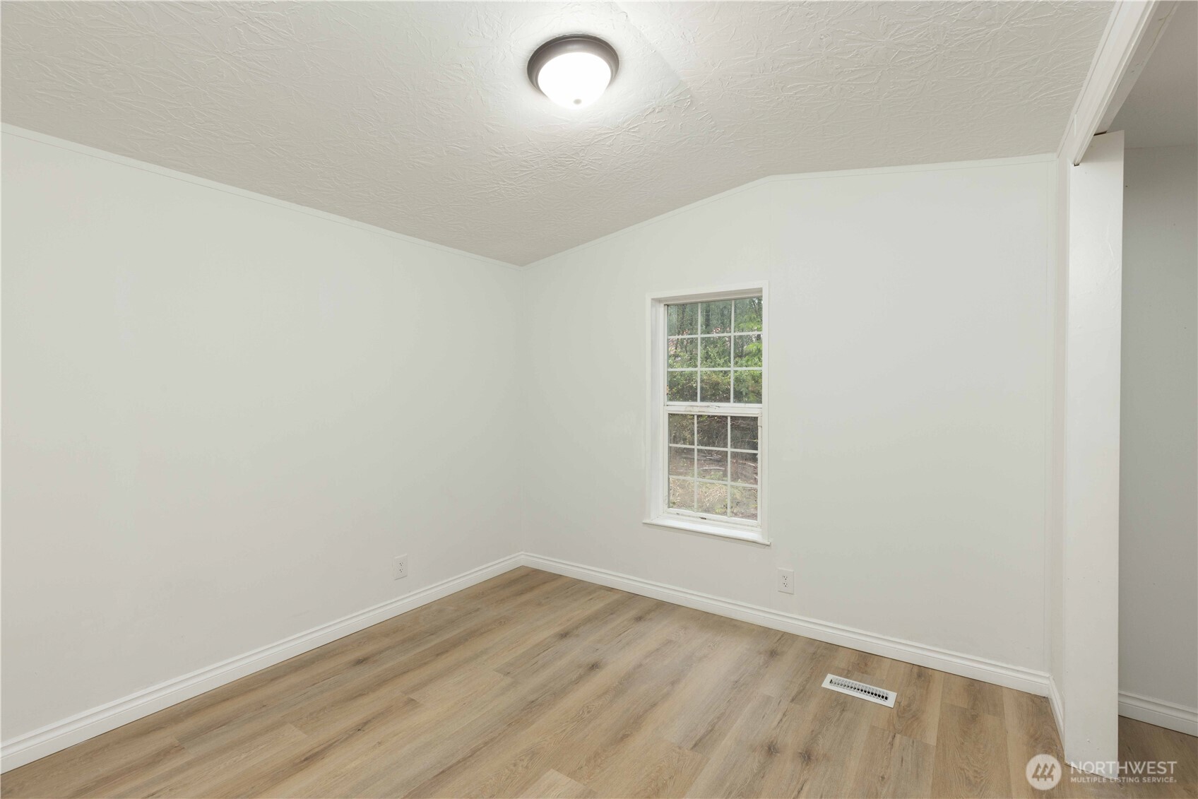 100 East Kilmarnock Road Shelton, WA 98584 - Photo 12 of 21