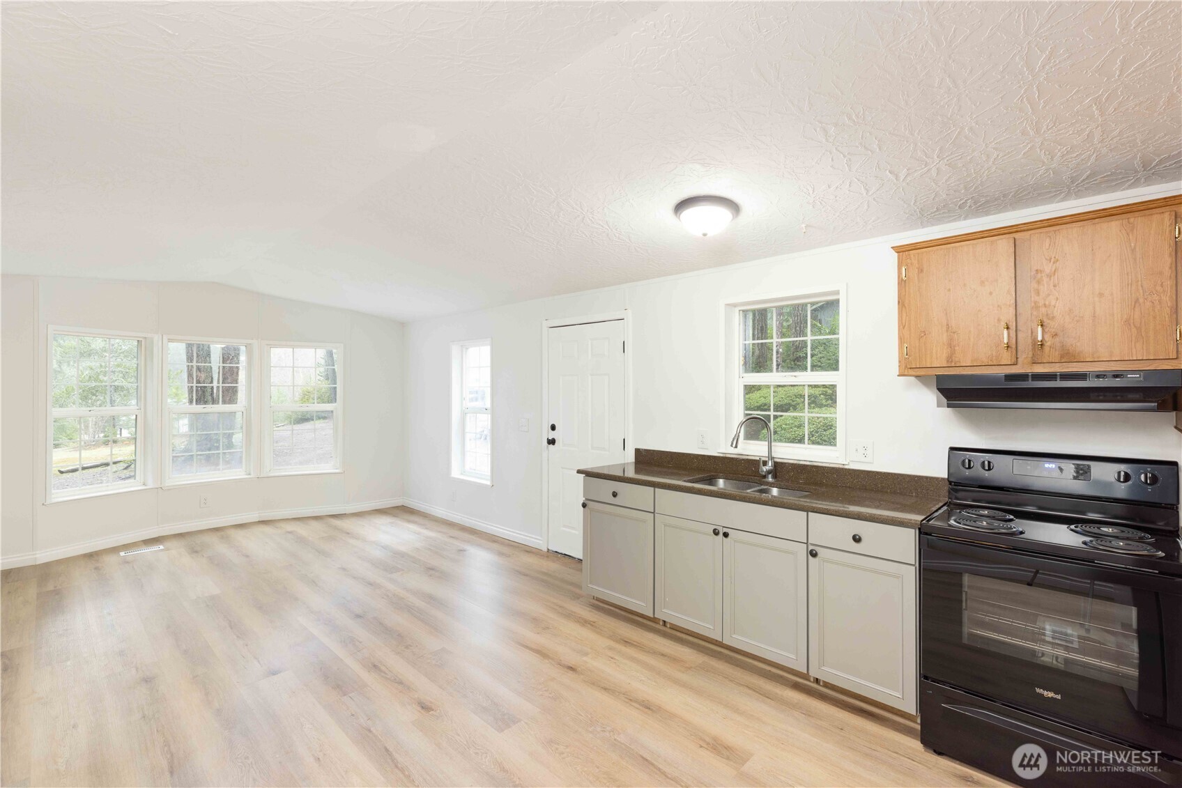 100 East Kilmarnock Road Shelton, WA 98584 - Photo 8 of 21