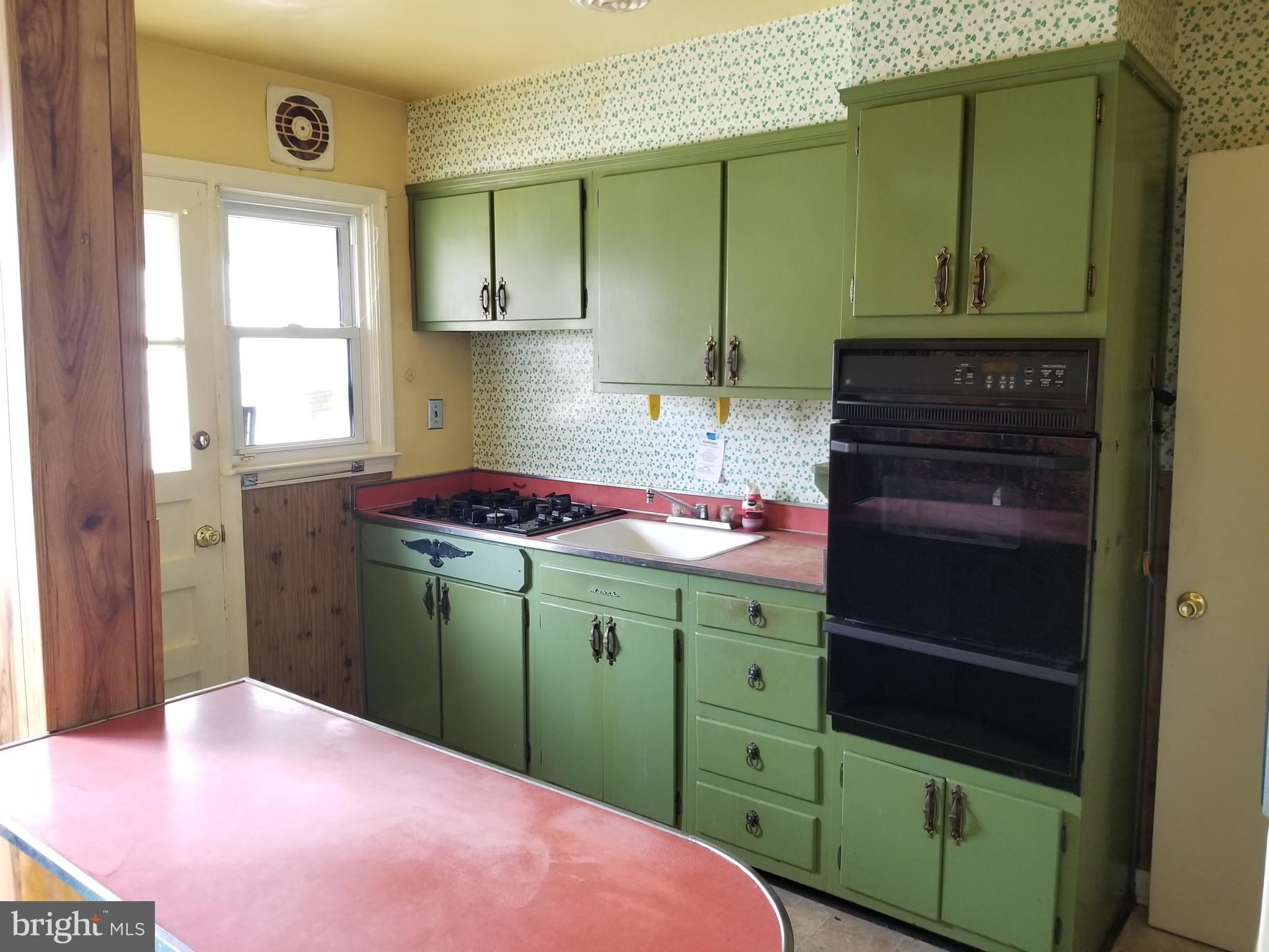 2259 Southorn Road Baltimore, MD 21220 - Photo 8 of 20 Kitchen