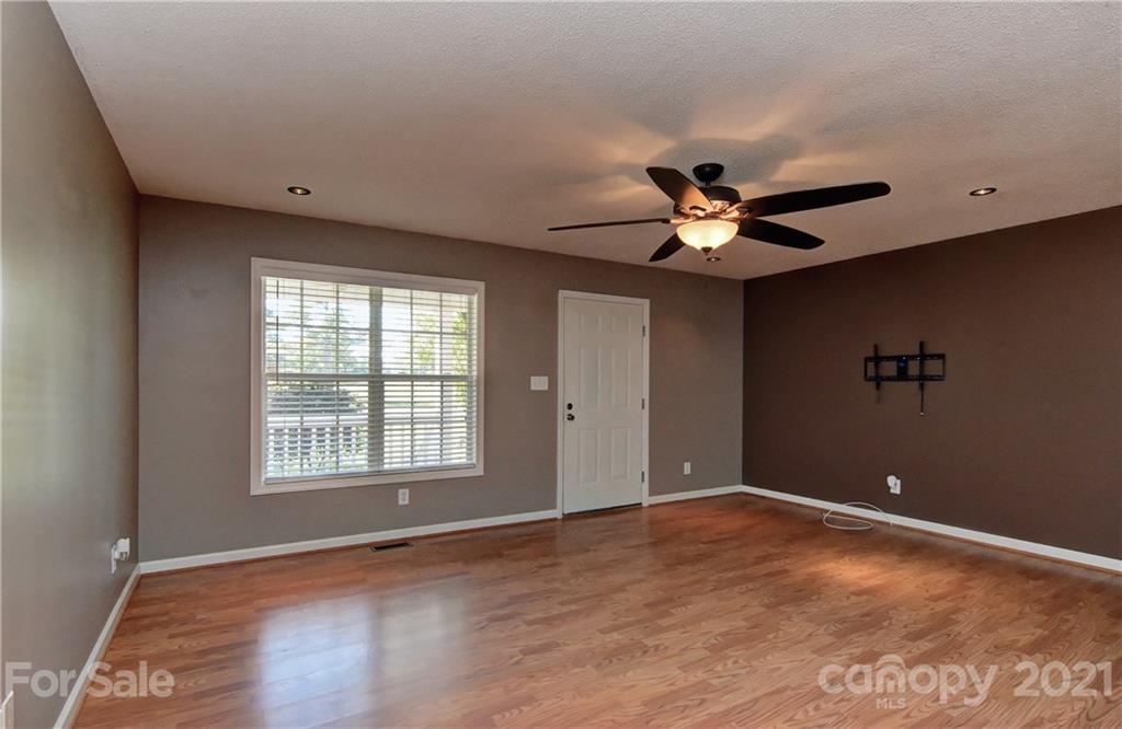 229 Holiday Road Lancaster, SC 29720 - Photo 3 of 31 Gallery Image 3