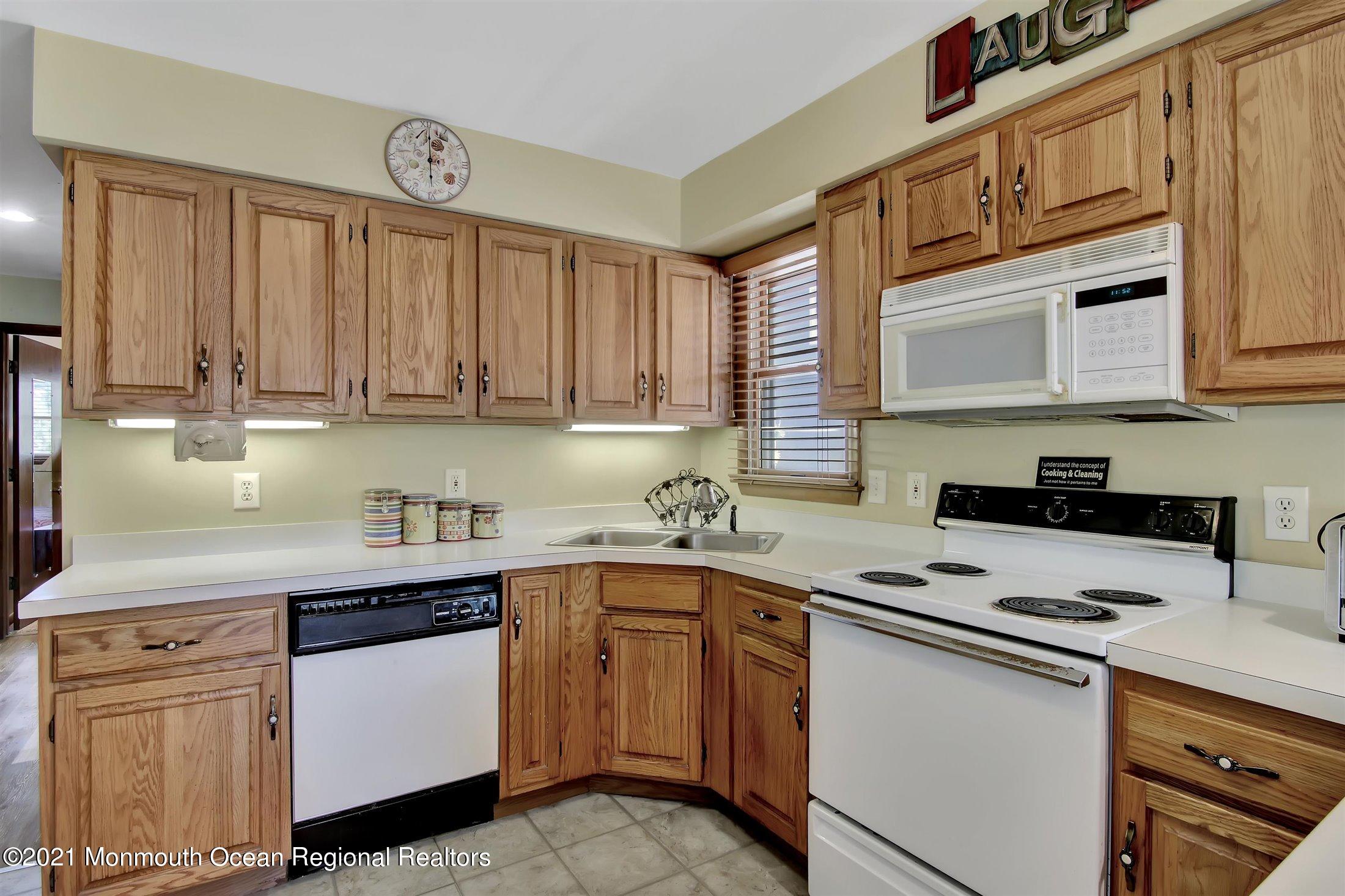 125 31st Street Ship Bottom, NJ 08008 - Photo 25 of 43 mike chakonis (38)