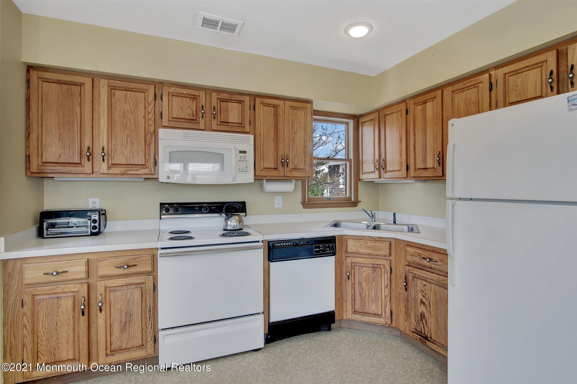 125 31st Street Ship Bottom, NJ 08008 - Photo 30 of 43 mike chakonis (16)