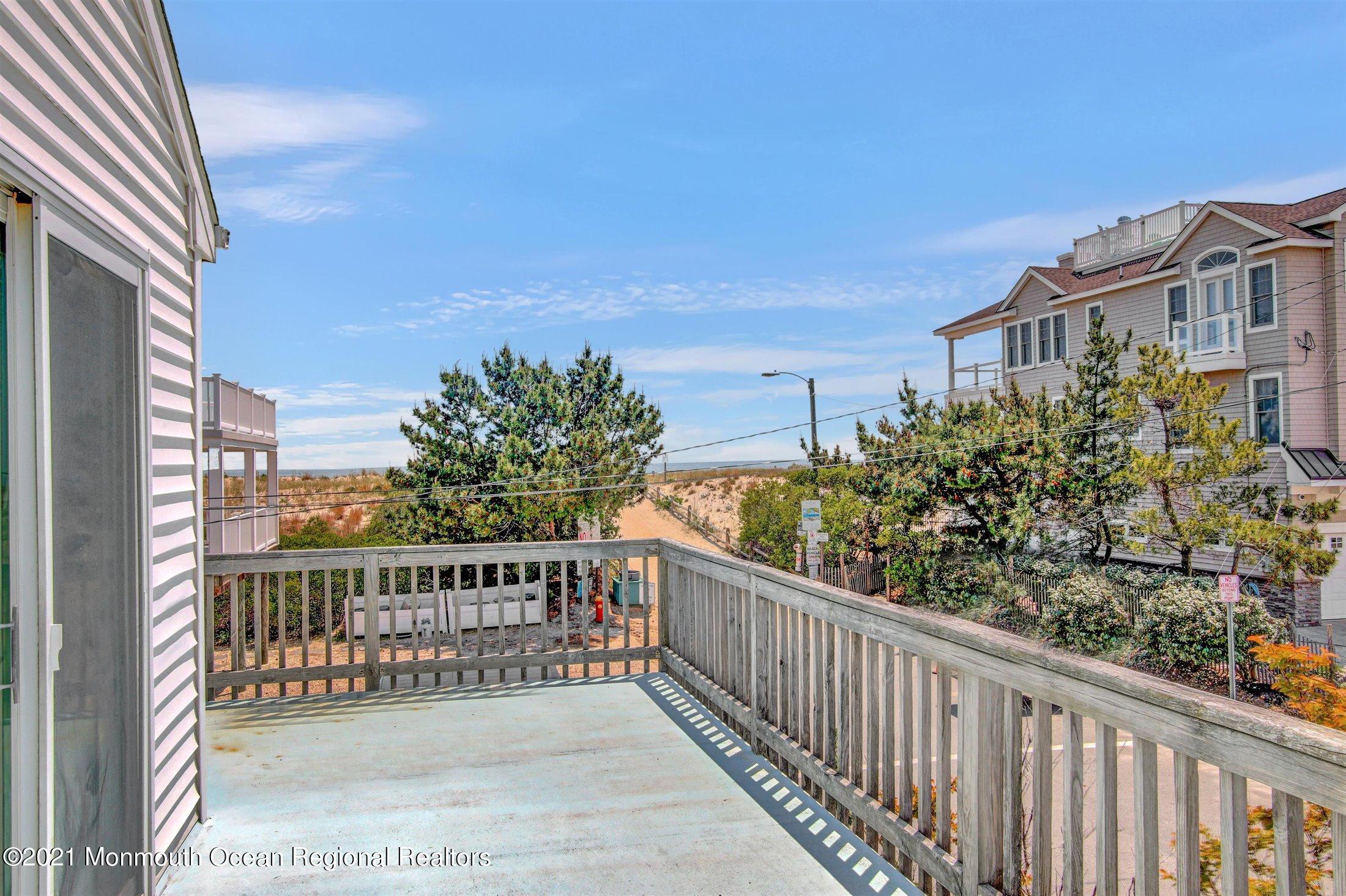 125 31st Street Ship Bottom, NJ 08008 - Photo 7 of 43 mike chakonis (8)