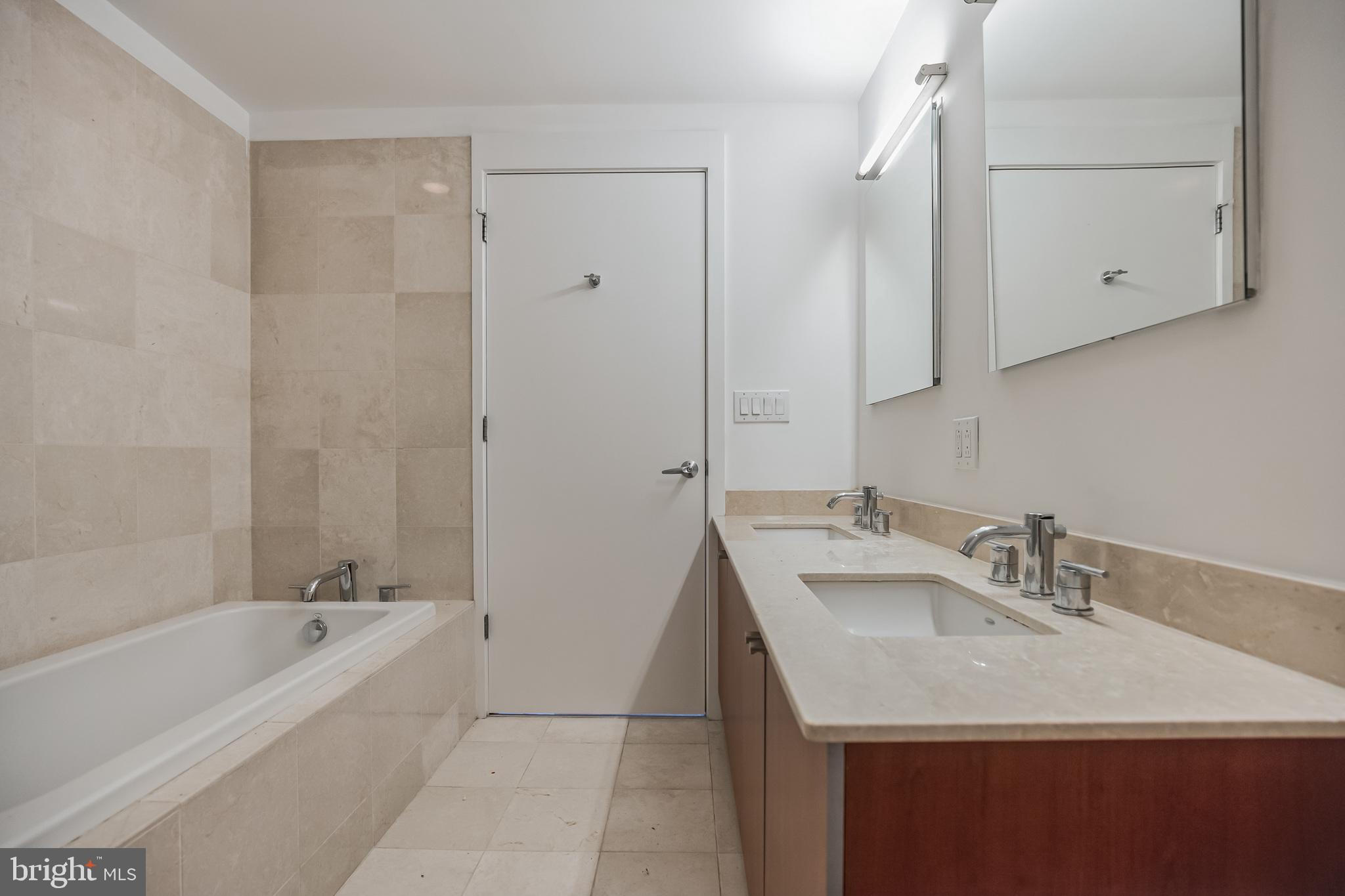 1101 Locust Street, Unit 4E Philadelphia, PA 19107 - Photo 9 of 12 Bathroom