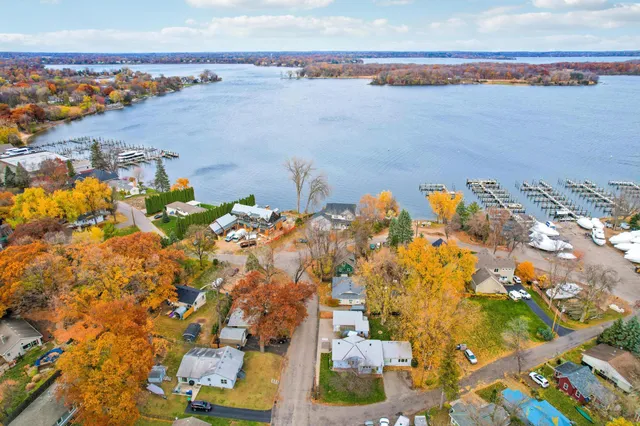 $649,900 | 25-15 Waseca Avenue, Tonka Bay, MN 55331