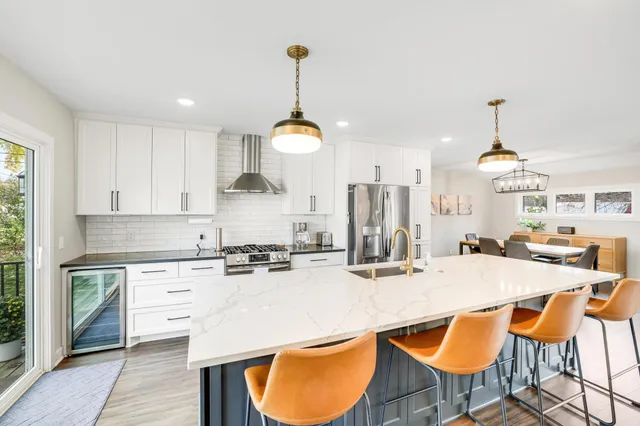 $649,900 | 25-15 Waseca Avenue, Tonka Bay, MN 55331