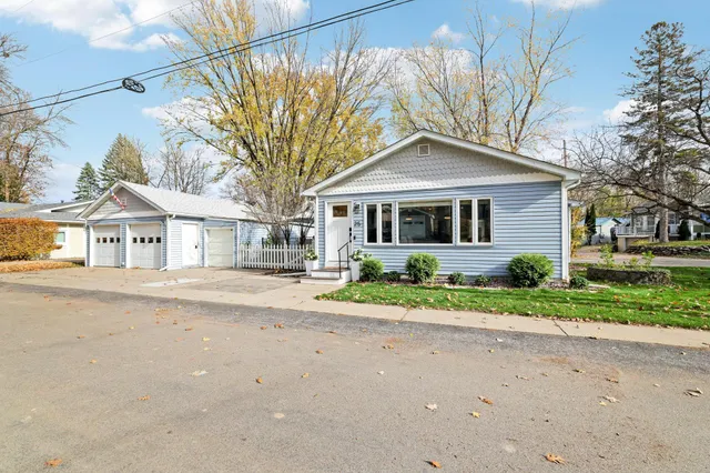 $649,900 | 25-15 Waseca Avenue, Tonka Bay, MN 55331