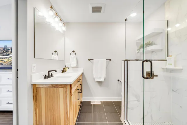 $649,900 | 25-15 Waseca Avenue, Tonka Bay, MN 55331