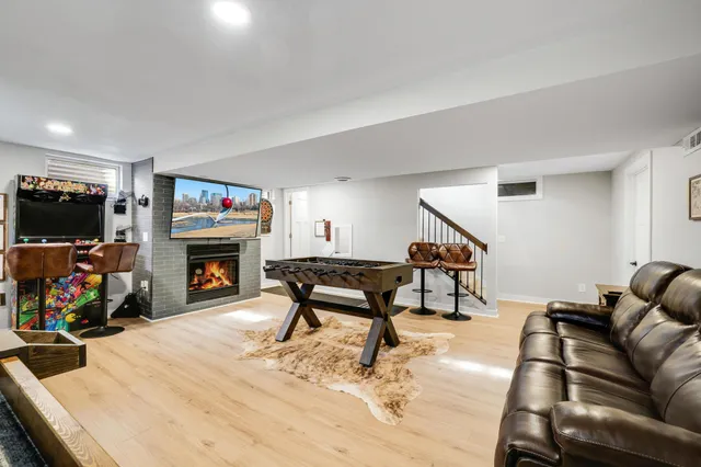 $649,900 | 25-15 Waseca Avenue, Tonka Bay, MN 55331