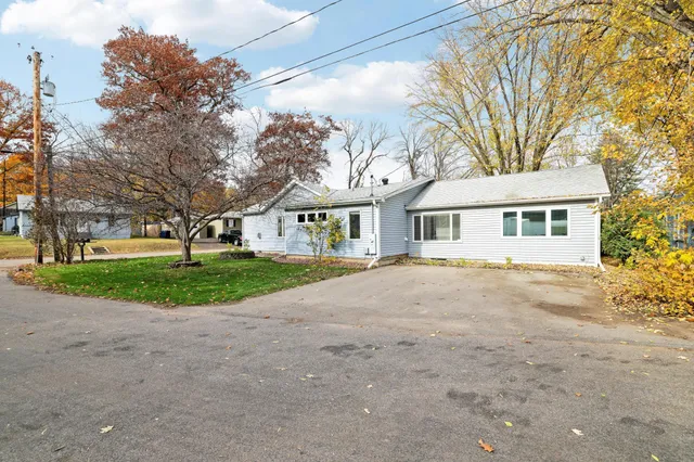 $649,900 | 25-15 Waseca Avenue, Tonka Bay, MN 55331