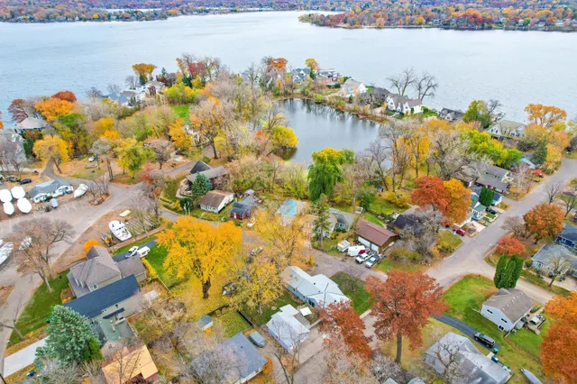 $649,900 | 25-15 Waseca Avenue, Tonka Bay, MN 55331