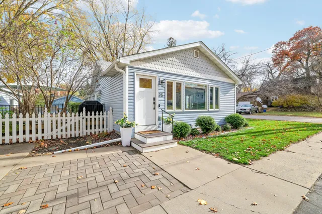 $649,900 | 25-15 Waseca Avenue, Tonka Bay, MN 55331