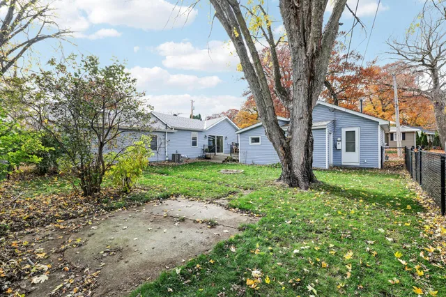 $649,900 | 25-15 Waseca Avenue, Tonka Bay, MN 55331