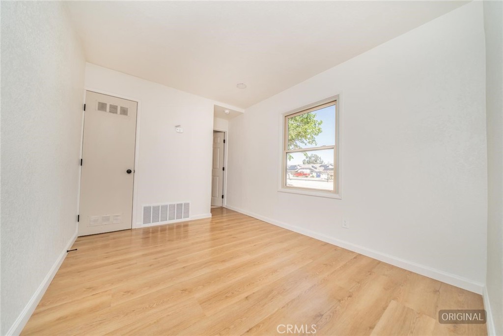14387 Jicarilla Road Apple Valley, CA 92307 - Photo 11 of 24 Bonus Room