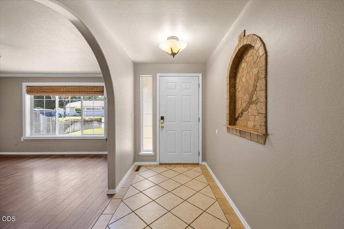 1156 Ginger Way Medford, OR 97501 - Photo 3 of 22