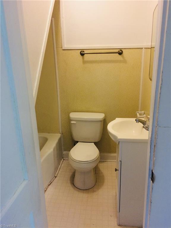 1400 West Meadowview Road Greensboro, NC 27403 - Photo 12 of 16