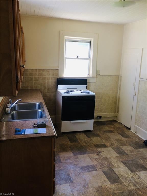 1400 West Meadowview Road Greensboro, NC 27403 - Photo 6 of 16