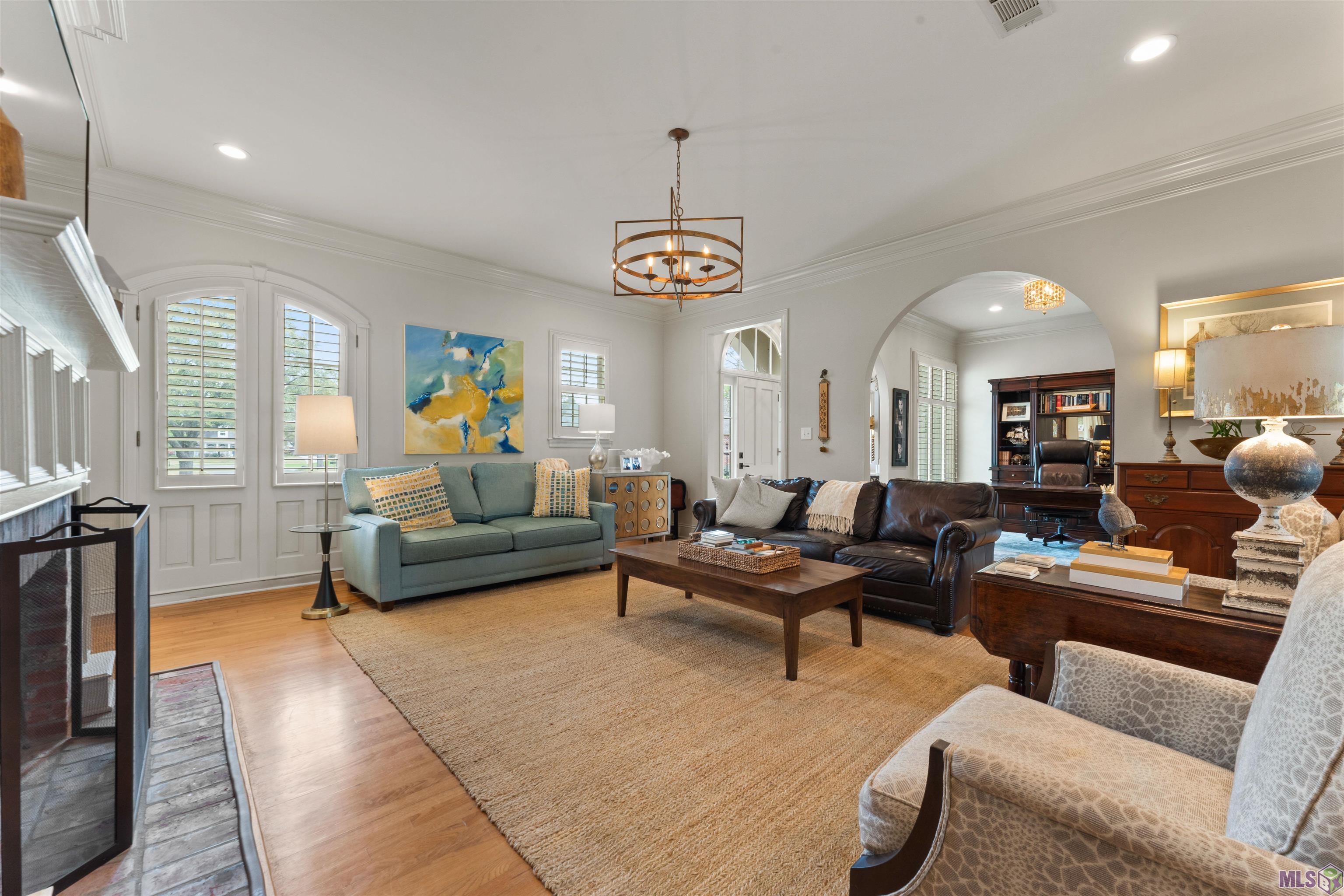 301 West Plantation Ridge Court Baton Rouge, LA 70810 - Photo 6 of 32 Beautiful neutral colors throughtout the home