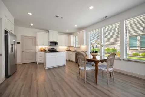 $350,000 | 425 Parkside Drive, Argyle, TX 76226