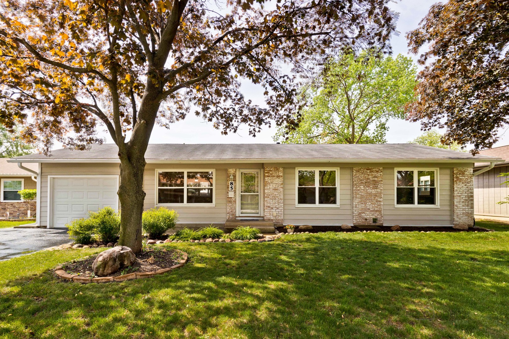 85 Kendal Road Elk Grove Village, IL 60007 - Photo 1 of 25