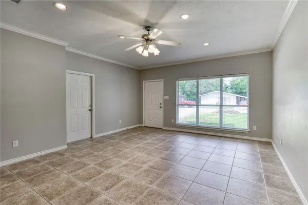 $2,325 | 201 Richards Street, Unit A, College Station, TX 77840