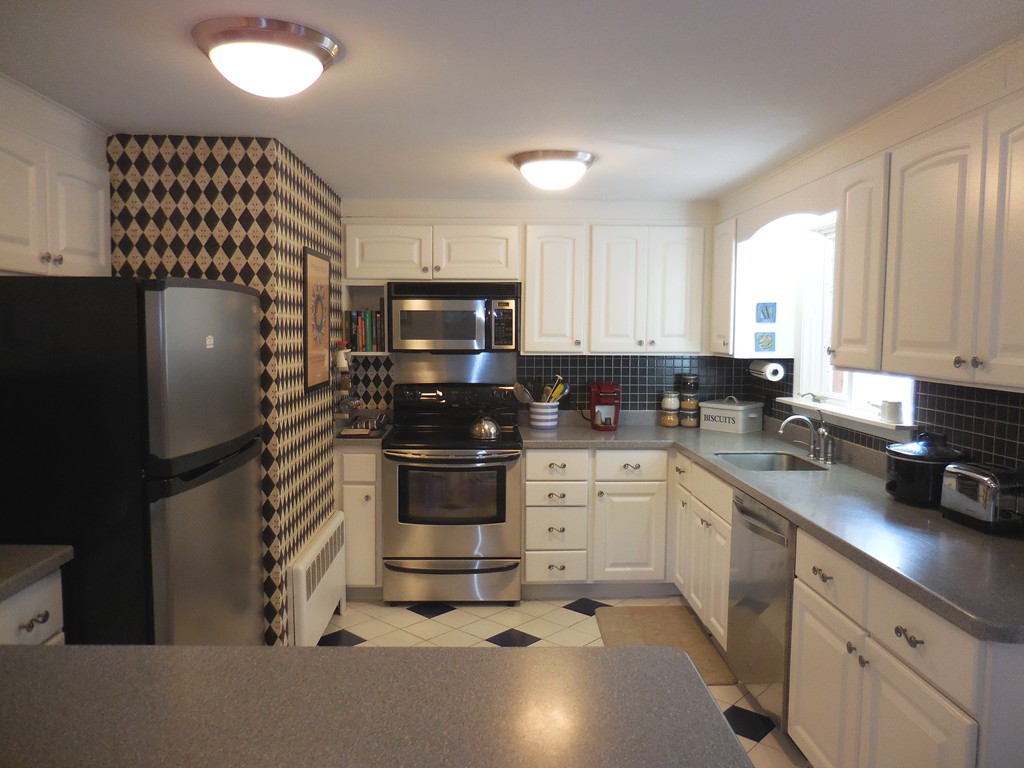 73 Parker Road Needham, MA 02494 - Photo 2 of 28 Gallery Image 2