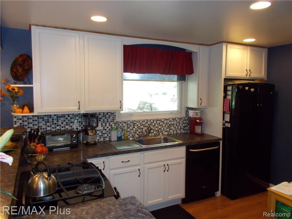1775 Mayfield Road Lapeer, MI 48446 - Photo 6 of 18 DSCN3003.JPG