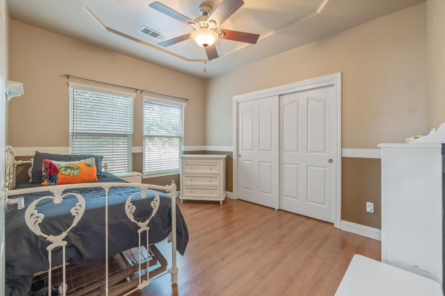 1928 South Shirk Road Visalia, CA 93277 - Photo 29 of 98 Gallery Image 29