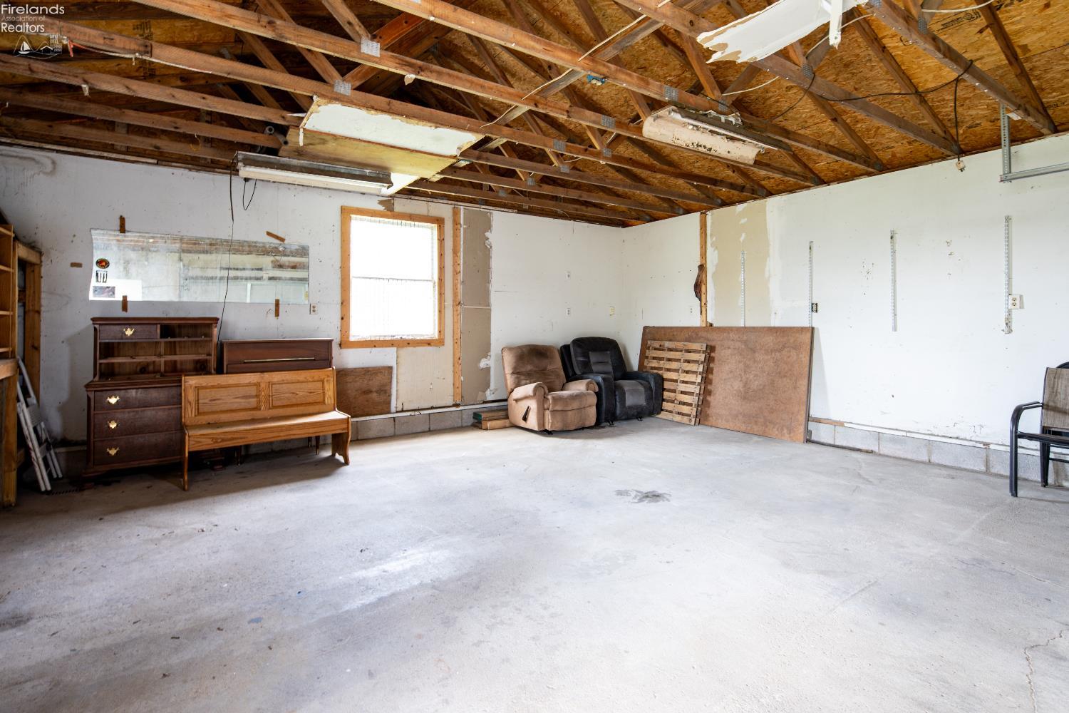 824 Everett Road Fremont, OH 43420 - Photo 21 of 28 Gallery Image 21