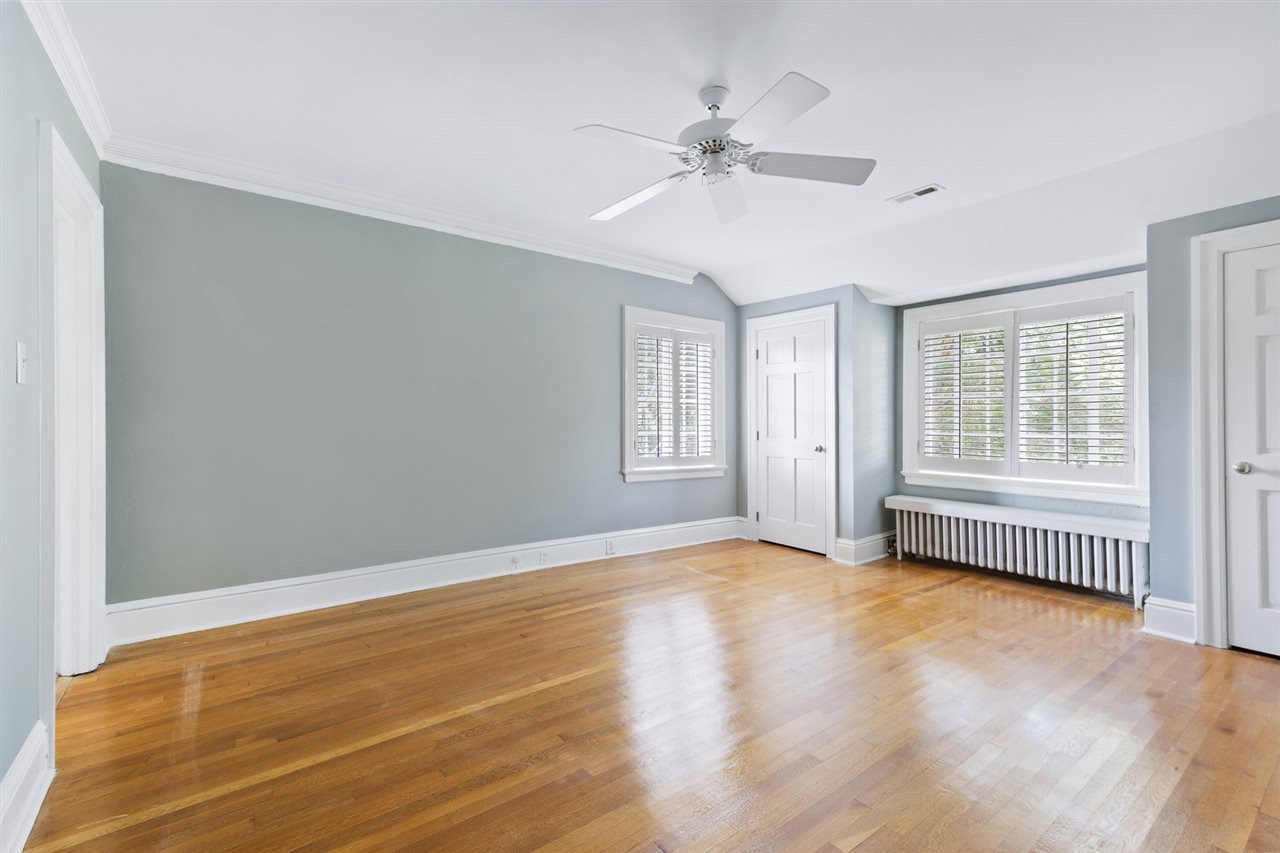 1528 Carr Street Raleigh, NC 27608 - Photo 21 of 30 Owner's suite