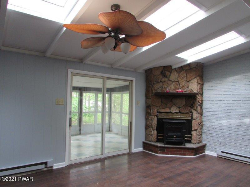 538 Maple Ridge Drive Hawley, PA 18428 - Photo 4 of 26