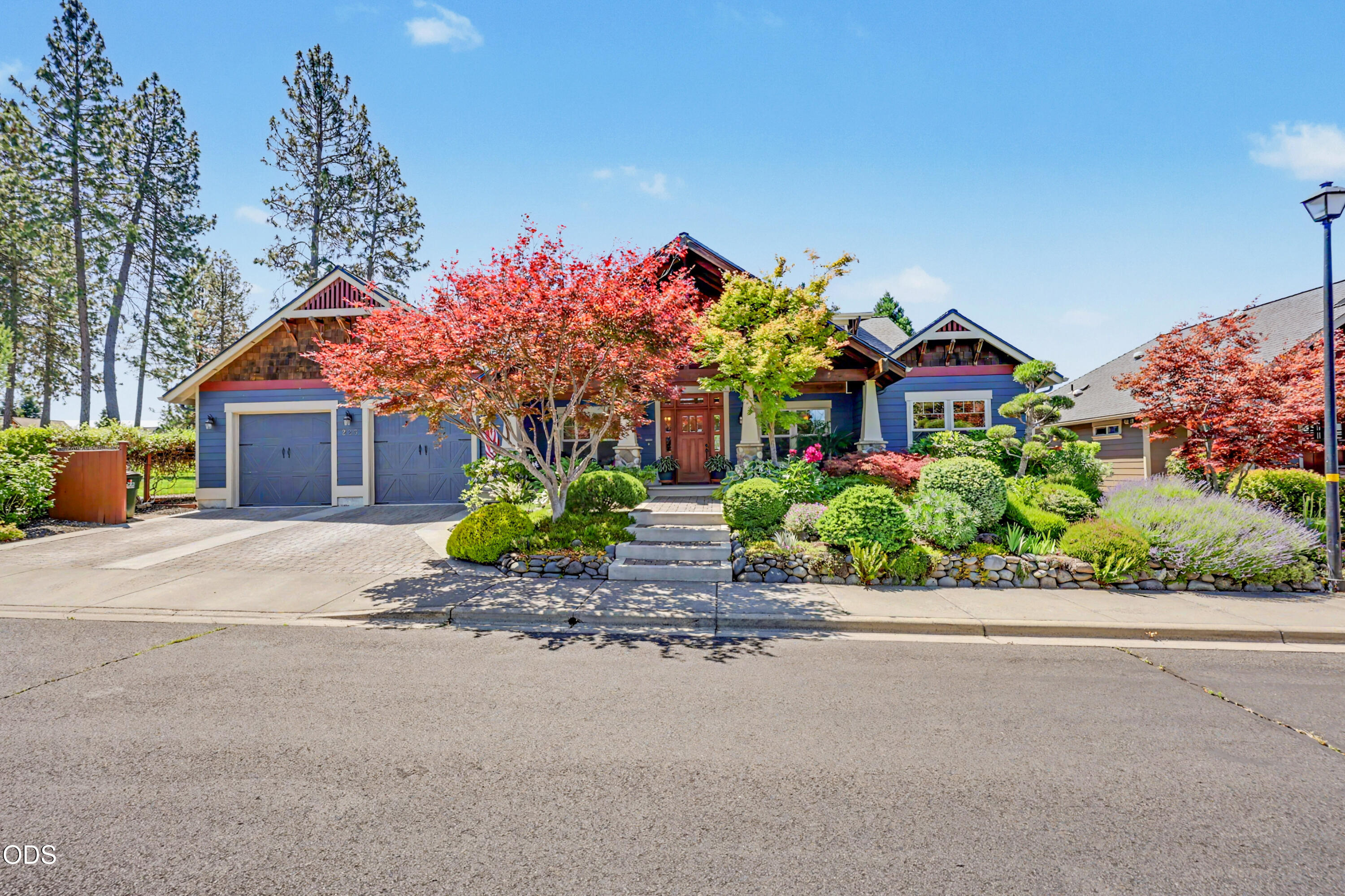 225 Echo Way Eagle Point, OR 97524 - Photo 1 of 63