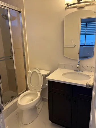 $4,200 | 2 Bay Club Drive, Unit PHC | Bay Terrace