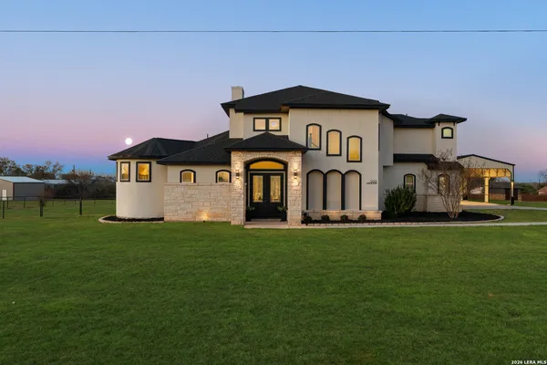 $680,000 | 508 Wagon Train Road, La Vernia, TX 78121