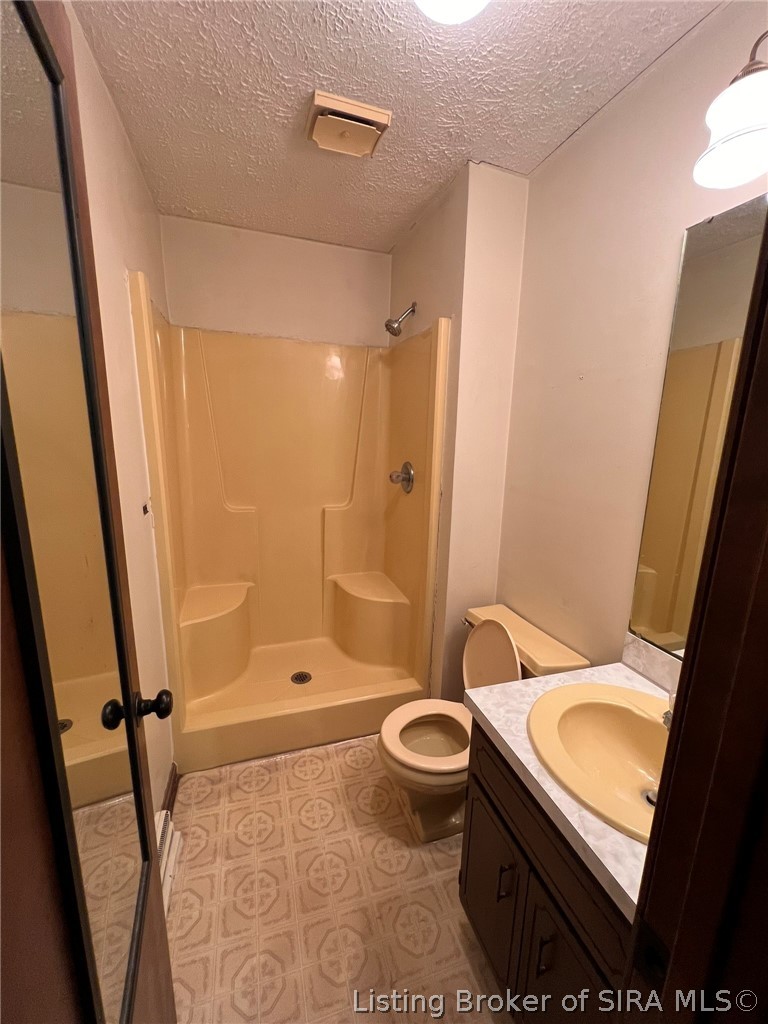 1710 Tunnel Mill Road Charlestown, IN 47111 - Photo 13 of 30 full bath in Main