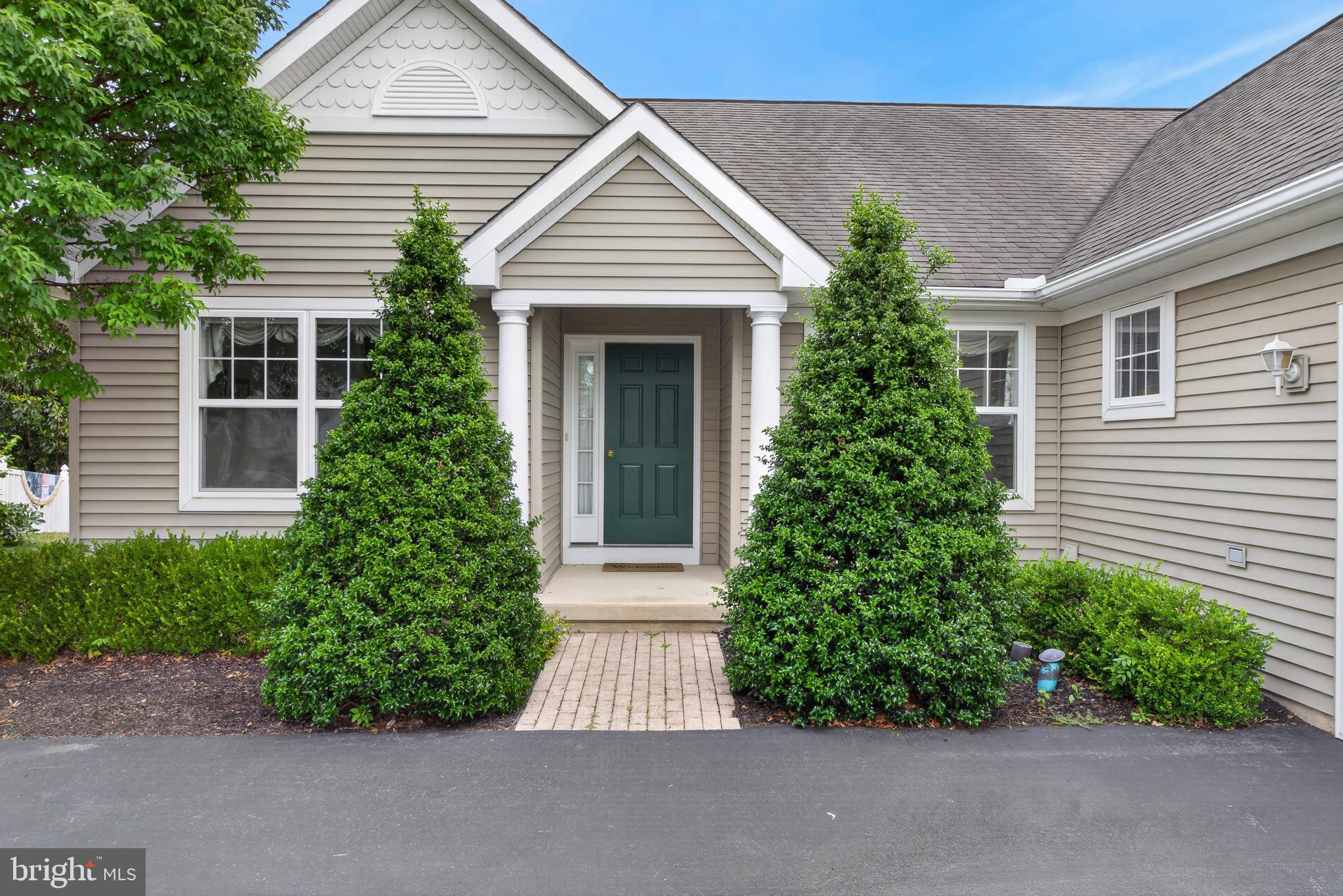 1133 Brighton Avenue Lititz, PA 17543 - Photo 3 of 44 Front View